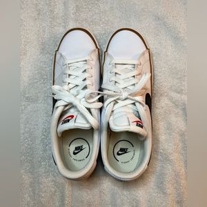 Nike court legacy shoes